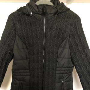 Coat with detachable hood